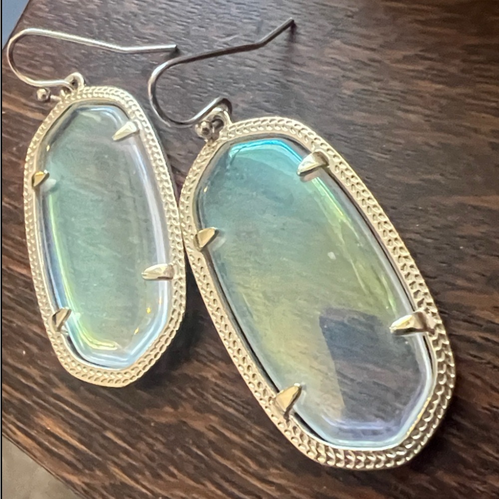 KENDRA SCOTT ELLE Drop Earrings in Diachronic Glass